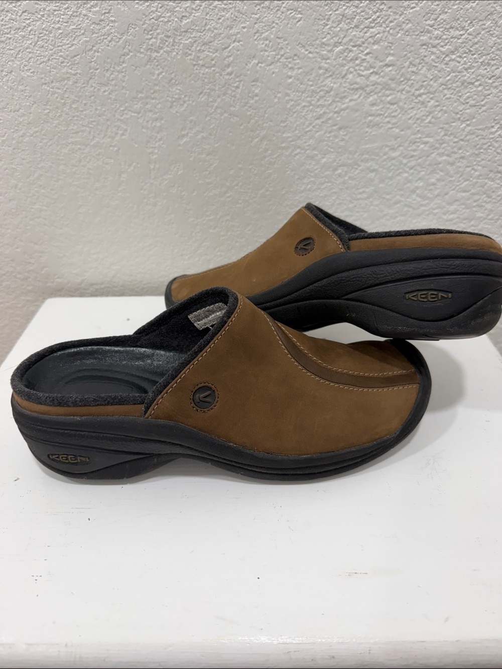 Keen Brown Leather Slip-On Mule/Clog with Black Non-Marking Sole, 9.5 Women’s